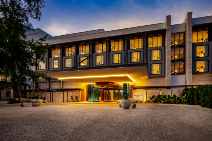 Conrad Orlando Front Drive